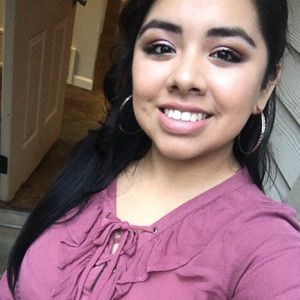 Meet your Posher, Carla